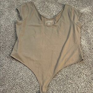 ⭐️ 3/$20 Universal thread olive green body suit XL